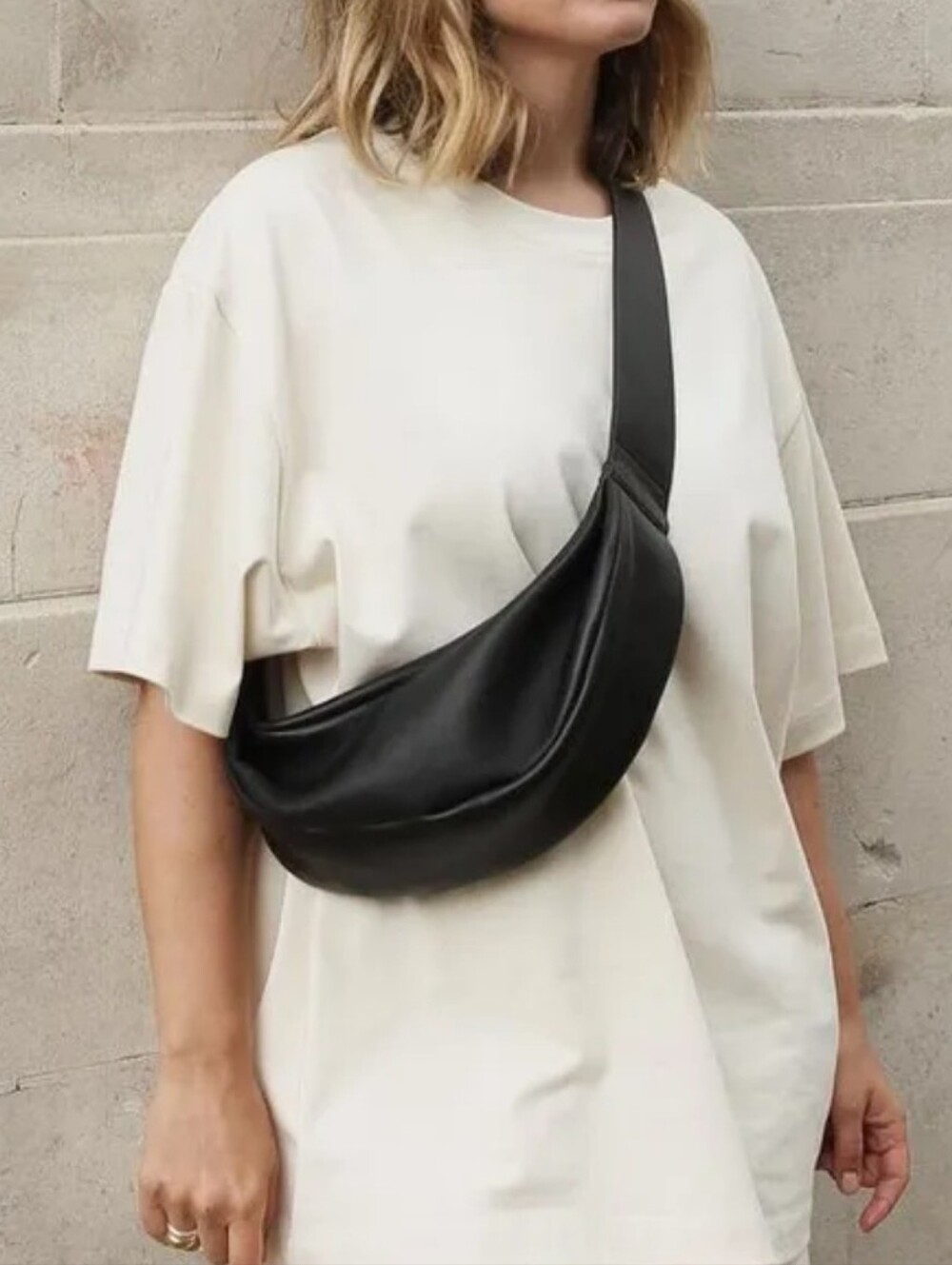 🚫 Sold 🚫 COS Black Leather Crescent Crossbody Bag - Women's Sling